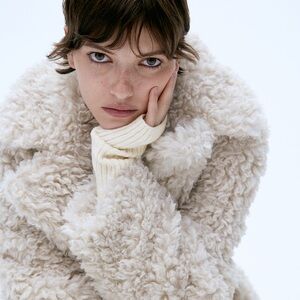 NWT H&M Ivory Fingerless Gloves with Thumb Hole